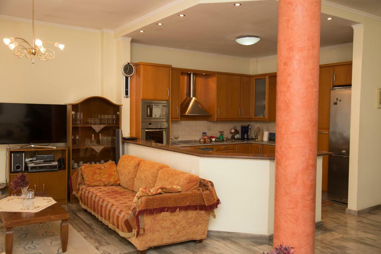 Veta'S Spacious Central Apartment Serres Ngoại thất bức ảnh