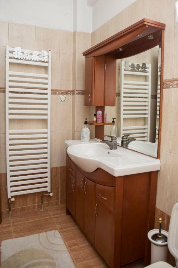 Veta'S Spacious Central Apartment Serres Ngoại thất bức ảnh